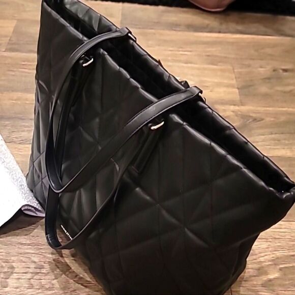 Steve Madden BLina Quilted Tote Bag w/Detachable Pouch - Picture 6 of 9